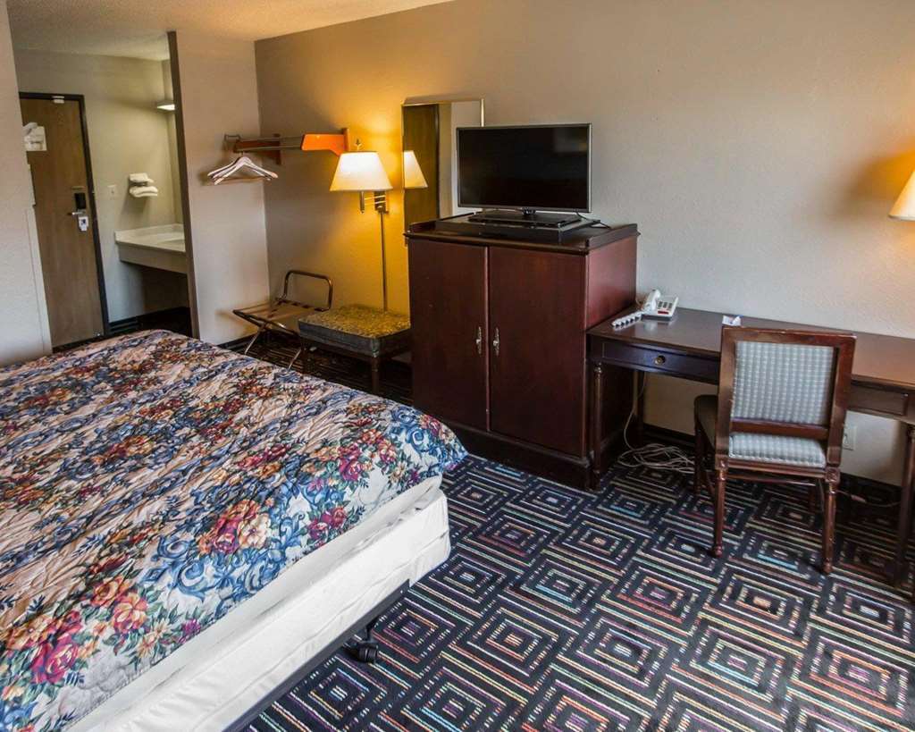 Baymont By Wyndham Joliet Otel Oda fotoğraf